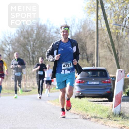 06.04.2025 - 44. Internationalen Wilhelmsburger Insellauf Jannik Wohlers http://msf.ph/oto/7620977 06.04.2025 10:09:07 Laufen 4322, 31, 4323 meine-sportfotos.de