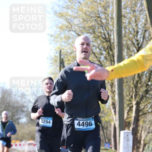 06.04.2025 - 44. Internationalen Wilhelmsburger Insellauf Jannik Wohlers http://msf.ph/oto/7620991 06.04.2025 10:09:14 Laufen 3294, 4496 meine-sportfotos.de