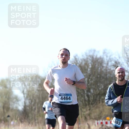 06.04.2025 - 44. Internationalen Wilhelmsburger Insellauf Jannik Wohlers http://msf.ph/oto/7621017 06.04.2025 10:09:17 Laufen 4464, 4493 meine-sportfotos.de