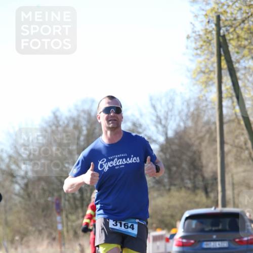 06.04.2025 - 44. Internationalen Wilhelmsburger Insellauf Jannik Wohlers http://msf.ph/oto/7621030 06.04.2025 10:09:20 Laufen 3164 meine-sportfotos.de