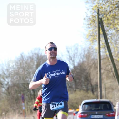 06.04.2025 - 44. Internationalen Wilhelmsburger Insellauf Jannik Wohlers http://msf.ph/oto/7621031 06.04.2025 10:09:20 Laufen 3164 meine-sportfotos.de