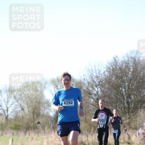 06.04.2025 - 44. Internationalen Wilhelmsburger Insellauf Jannik Wohlers http://msf.ph/oto/7621046 06.04.2025 10:09:33 Laufen 4292, 3792 meine-sportfotos.de