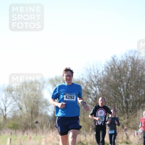 06.04.2025 - 44. Internationalen Wilhelmsburger Insellauf Jannik Wohlers http://msf.ph/oto/7621048 06.04.2025 10:09:33 Laufen 4292, 92 meine-sportfotos.de