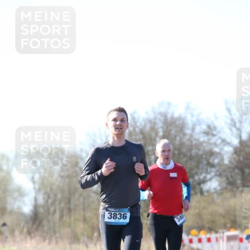 06.04.2025 - 44. Internationalen Wilhelmsburger Insellauf Jannik Wohlers http://msf.ph/oto/7621071 06.04.2025 10:09:41 Laufen 3836, 346 meine-sportfotos.de