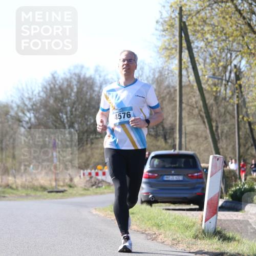 06.04.2025 - 44. Internationalen Wilhelmsburger Insellauf Jannik Wohlers http://msf.ph/oto/7621087 06.04.2025 10:10:04 Laufen 4576 meine-sportfotos.de