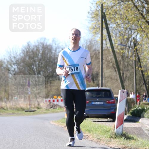 06.04.2025 - 44. Internationalen Wilhelmsburger Insellauf Jannik Wohlers http://msf.ph/oto/7621088 06.04.2025 10:10:04 Laufen 4576, 31, 4323 meine-sportfotos.de