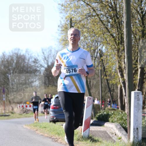 06.04.2025 - 44. Internationalen Wilhelmsburger Insellauf Jannik Wohlers http://msf.ph/oto/7621091 06.04.2025 10:10:04 Laufen 4576 meine-sportfotos.de