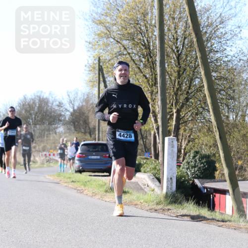 06.04.2025 - 44. Internationalen Wilhelmsburger Insellauf Jannik Wohlers http://msf.ph/oto/7621102 06.04.2025 10:10:14 Laufen 3341, 437, 31, 4323, 4428 meine-sportfotos.de