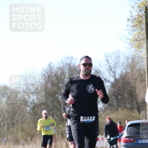 06.04.2025 - 44. Internationalen Wilhelmsburger Insellauf Jannik Wohlers http://msf.ph/oto/7621115 06.04.2025 10:10:19 Laufen 3317 meine-sportfotos.de