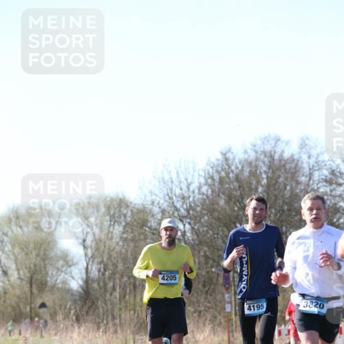 06.04.2025 - 44. Internationalen Wilhelmsburger Insellauf Jannik Wohlers http://msf.ph/oto/7621126 06.04.2025 10:10:22 Laufen 4205, 4195, 3820 meine-sportfotos.de