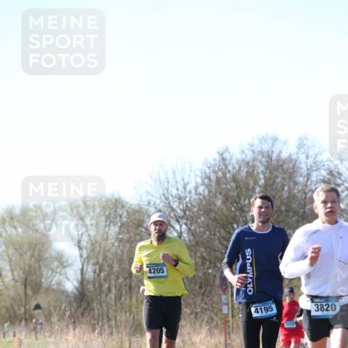 06.04.2025 - 44. Internationalen Wilhelmsburger Insellauf Jannik Wohlers http://msf.ph/oto/7621129 06.04.2025 10:10:22 Laufen 4205, 4195, 3556, 3820 meine-sportfotos.de