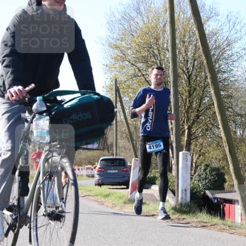 06.04.2025 - 44. Internationalen Wilhelmsburger Insellauf Jannik Wohlers http://msf.ph/oto/7621137 06.04.2025 10:10:26 Laufen 31, 4321, 4195 meine-sportfotos.de