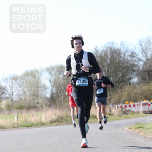 06.04.2025 - 44. Internationalen Wilhelmsburger Insellauf Jannik Wohlers http://msf.ph/oto/7621140 06.04.2025 10:10:28 Laufen 4136, 3081, 31, 4323 meine-sportfotos.de