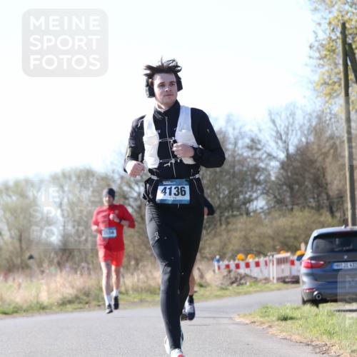 06.04.2025 - 44. Internationalen Wilhelmsburger Insellauf Jannik Wohlers http://msf.ph/oto/7621143 06.04.2025 10:10:29 Laufen 3556, 4136, 31, 4323 meine-sportfotos.de