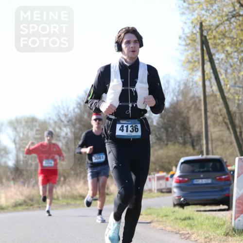 06.04.2025 - 44. Internationalen Wilhelmsburger Insellauf Jannik Wohlers http://msf.ph/oto/7621146 06.04.2025 10:10:29 Laufen 3081, 4136 meine-sportfotos.de