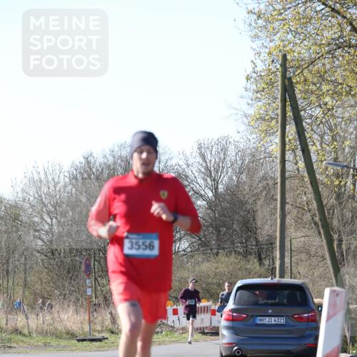 06.04.2025 - 44. Internationalen Wilhelmsburger Insellauf Jannik Wohlers http://msf.ph/oto/7621158 06.04.2025 10:10:33 Laufen 3556, 486, 4321 meine-sportfotos.de
