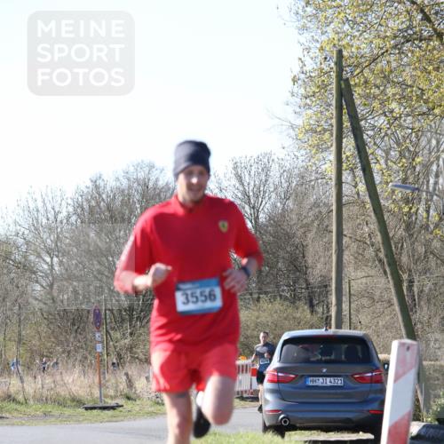 06.04.2025 - 44. Internationalen Wilhelmsburger Insellauf Jannik Wohlers http://msf.ph/oto/7621161 06.04.2025 10:10:34 Laufen 3556, 4079, 4321 meine-sportfotos.de