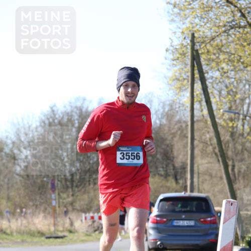 06.04.2025 - 44. Internationalen Wilhelmsburger Insellauf Jannik Wohlers http://msf.ph/oto/7621163 06.04.2025 10:10:34 Laufen 3556 meine-sportfotos.de