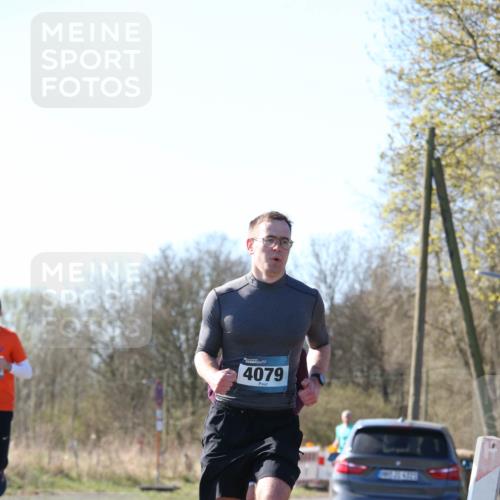 06.04.2025 - 44. Internationalen Wilhelmsburger Insellauf Jannik Wohlers http://msf.ph/oto/7621181 06.04.2025 10:10:47 Laufen 4079 meine-sportfotos.de