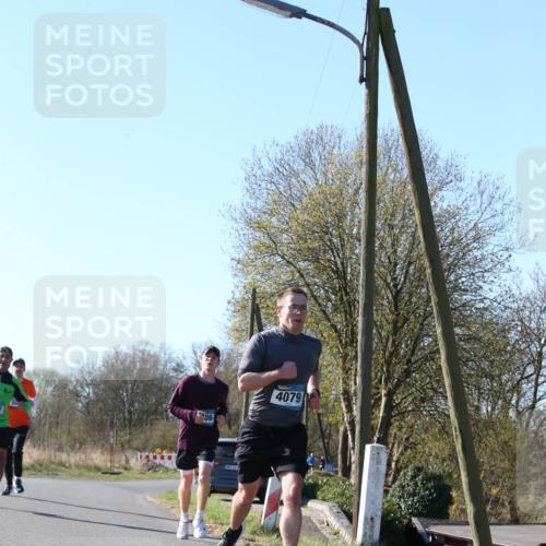 06.04.2025 - 44. Internationalen Wilhelmsburger Insellauf Jannik Wohlers http://msf.ph/oto/7621182 06.04.2025 10:10:48 Laufen 7, 98, 4079 meine-sportfotos.de