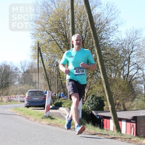 06.04.2025 - 44. Internationalen Wilhelmsburger Insellauf Jannik Wohlers http://msf.ph/oto/7621203 06.04.2025 10:11:03 Laufen 4516 meine-sportfotos.de