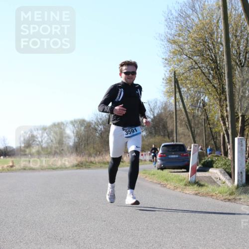 06.04.2025 - 44. Internationalen Wilhelmsburger Insellauf Jannik Wohlers http://msf.ph/oto/7621215 06.04.2025 10:11:06 Laufen 3591 meine-sportfotos.de