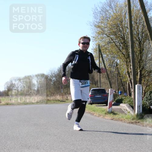 06.04.2025 - 44. Internationalen Wilhelmsburger Insellauf Jannik Wohlers http://msf.ph/oto/7621217 06.04.2025 10:11:06 Laufen 3591 meine-sportfotos.de