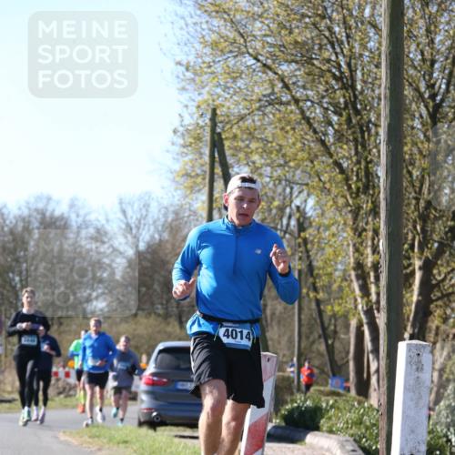 06.04.2025 - 44. Internationalen Wilhelmsburger Insellauf Jannik Wohlers http://msf.ph/oto/7621228 06.04.2025 10:11:20 Laufen 4014 meine-sportfotos.de