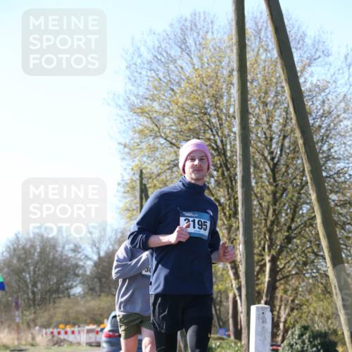 06.04.2025 - 44. Internationalen Wilhelmsburger Insellauf Jannik Wohlers http://msf.ph/oto/7621251 06.04.2025 10:11:30 Laufen 2195 meine-sportfotos.de