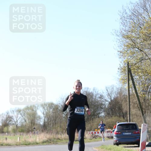 06.04.2025 - 44. Internationalen Wilhelmsburger Insellauf Jannik Wohlers http://msf.ph/oto/7621262 06.04.2025 10:11:34 Laufen 3250, 31, 4323 meine-sportfotos.de
