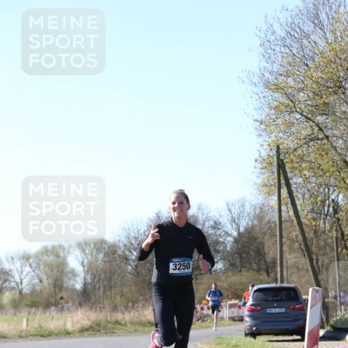 06.04.2025 - 44. Internationalen Wilhelmsburger Insellauf Jannik Wohlers http://msf.ph/oto/7621264 06.04.2025 10:11:34 Laufen 3250, 31, 4323 meine-sportfotos.de