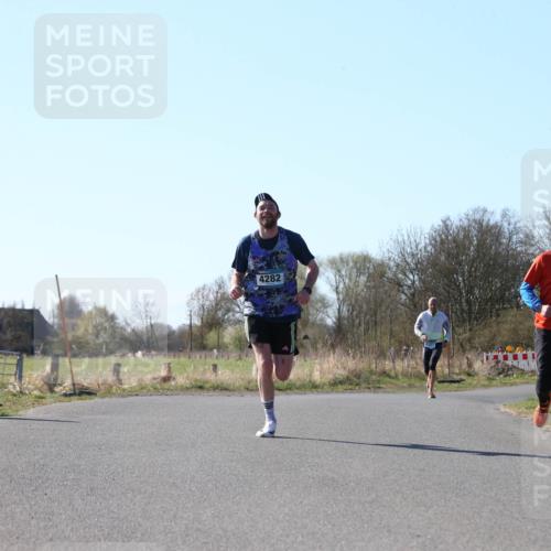 06.04.2025 - 44. Internationalen Wilhelmsburger Insellauf Jannik Wohlers http://msf.ph/oto/7621269 06.04.2025 10:11:45 Laufen 4282, 4321 meine-sportfotos.de