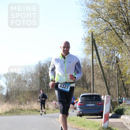 06.04.2025 - 44. Internationalen Wilhelmsburger Insellauf Jannik Wohlers http://msf.ph/oto/7621288 06.04.2025 10:11:52 Laufen 4327 meine-sportfotos.de
