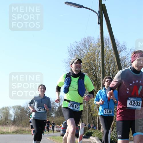 06.04.2025 - 44. Internationalen Wilhelmsburger Insellauf Jannik Wohlers http://msf.ph/oto/7621326 06.04.2025 10:12:13 Laufen 3748, 3610, 3535, 4203 meine-sportfotos.de