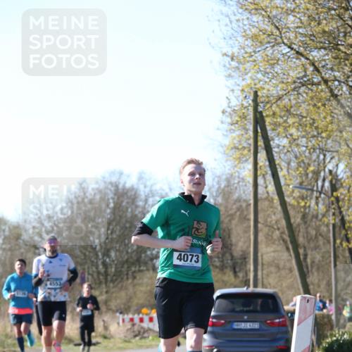 06.04.2025 - 44. Internationalen Wilhelmsburger Insellauf Jannik Wohlers http://msf.ph/oto/7621337 06.04.2025 10:12:17 Laufen 4553, 4073, 31, 4323 meine-sportfotos.de