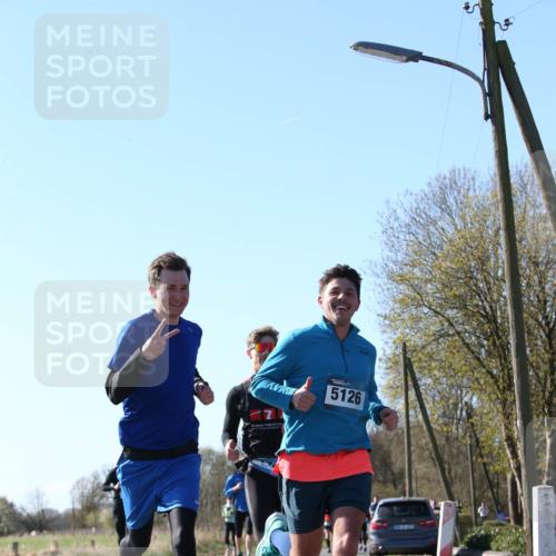 06.04.2025 - 44. Internationalen Wilhelmsburger Insellauf Jannik Wohlers http://msf.ph/oto/7621356 06.04.2025 10:12:24 Laufen 5126 meine-sportfotos.de
