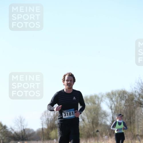 06.04.2025 - 44. Internationalen Wilhelmsburger Insellauf Jannik Wohlers http://msf.ph/oto/7621360 06.04.2025 10:12:26 Laufen 3181, 1207 meine-sportfotos.de