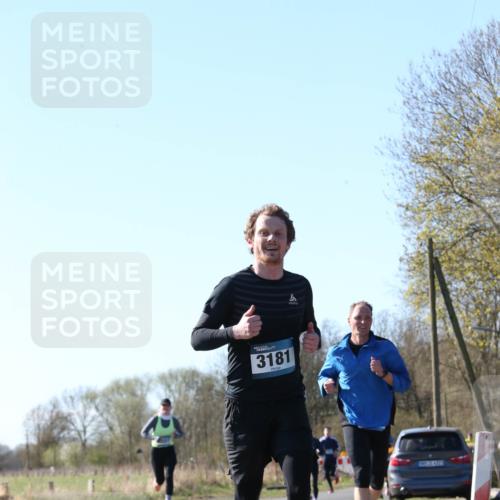 06.04.2025 - 44. Internationalen Wilhelmsburger Insellauf Jannik Wohlers http://msf.ph/oto/7621370 06.04.2025 10:12:28 Laufen 3181 meine-sportfotos.de