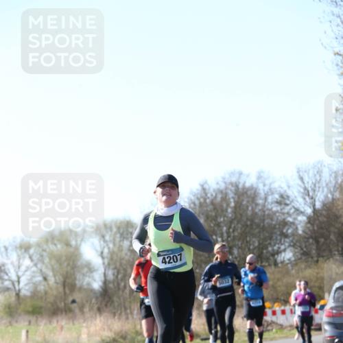 06.04.2025 - 44. Internationalen Wilhelmsburger Insellauf Jannik Wohlers http://msf.ph/oto/7621382 06.04.2025 10:12:32 Laufen 4207, 5032 meine-sportfotos.de