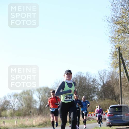 06.04.2025 - 44. Internationalen Wilhelmsburger Insellauf Jannik Wohlers http://msf.ph/oto/7621385 06.04.2025 10:12:32 Laufen 05, 4207, 31, 4323 meine-sportfotos.de