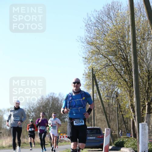 06.04.2025 - 44. Internationalen Wilhelmsburger Insellauf Jannik Wohlers http://msf.ph/oto/7621415 06.04.2025 10:12:39 Laufen 3343, 4259, 3804, 4385, 31, 4323 meine-sportfotos.de