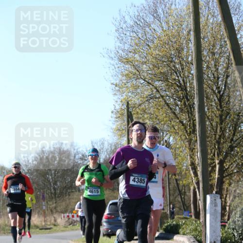 06.04.2025 - 44. Internationalen Wilhelmsburger Insellauf Jannik Wohlers http://msf.ph/oto/7621428 06.04.2025 10:12:43 Laufen 3884, 4615, 4385 meine-sportfotos.de
