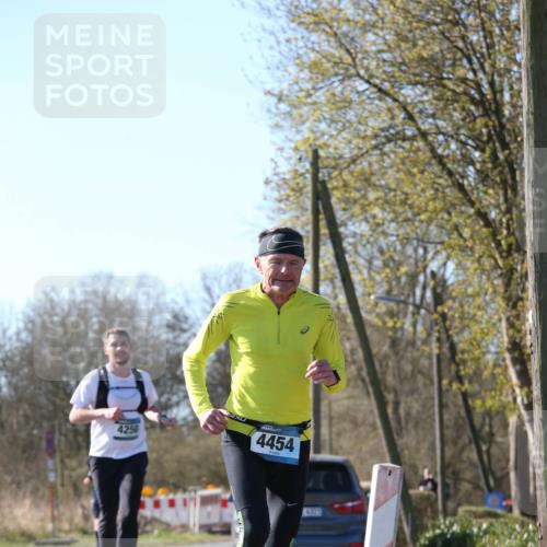 06.04.2025 - 44. Internationalen Wilhelmsburger Insellauf Jannik Wohlers http://msf.ph/oto/7621452 06.04.2025 10:12:50 Laufen 4250, 2, 4454 meine-sportfotos.de