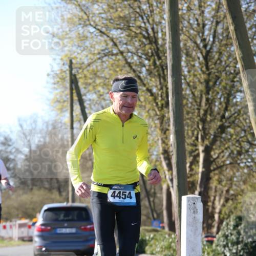 06.04.2025 - 44. Internationalen Wilhelmsburger Insellauf Jannik Wohlers http://msf.ph/oto/7621457 06.04.2025 10:12:51 Laufen 4454 meine-sportfotos.de