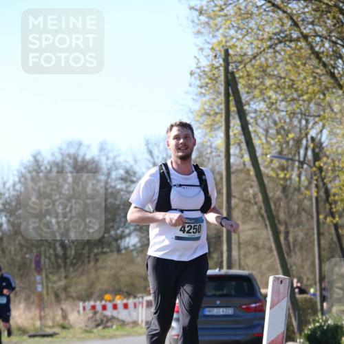 06.04.2025 - 44. Internationalen Wilhelmsburger Insellauf Jannik Wohlers http://msf.ph/oto/7621461 06.04.2025 10:12:52 Laufen 4250, 148, 31, 6723 meine-sportfotos.de