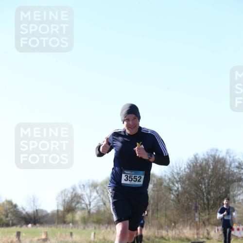 06.04.2025 - 44. Internationalen Wilhelmsburger Insellauf Jannik Wohlers http://msf.ph/oto/7621477 06.04.2025 10:13:02 Laufen 3552 meine-sportfotos.de