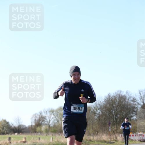 06.04.2025 - 44. Internationalen Wilhelmsburger Insellauf Jannik Wohlers http://msf.ph/oto/7621478 06.04.2025 10:13:02 Laufen 3552 meine-sportfotos.de