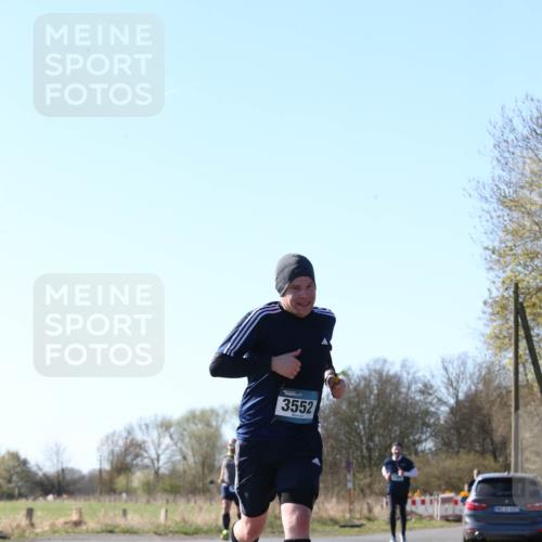 06.04.2025 - 44. Internationalen Wilhelmsburger Insellauf Jannik Wohlers http://msf.ph/oto/7621481 06.04.2025 10:13:03 Laufen 3552 meine-sportfotos.de