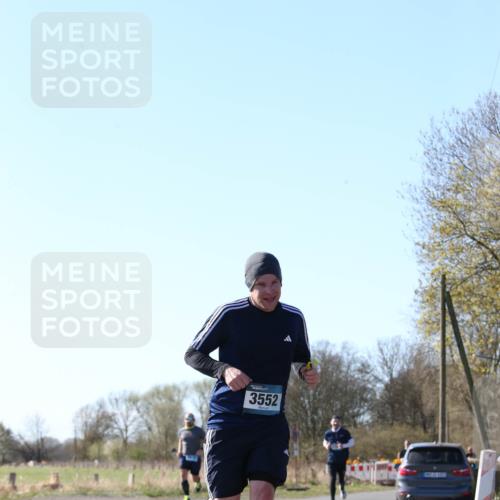06.04.2025 - 44. Internationalen Wilhelmsburger Insellauf Jannik Wohlers http://msf.ph/oto/7621482 06.04.2025 10:13:03 Laufen 3552 meine-sportfotos.de
