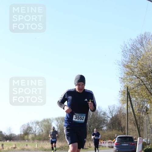 06.04.2025 - 44. Internationalen Wilhelmsburger Insellauf Jannik Wohlers http://msf.ph/oto/7621483 06.04.2025 10:13:03 Laufen 3552 meine-sportfotos.de